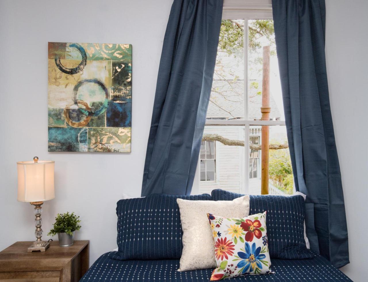 Вілла Beautiful Two-Story In Central Galveston, Short Walk To Beach, Near Downtown! | Seas The Breeze Екстер'єр фото