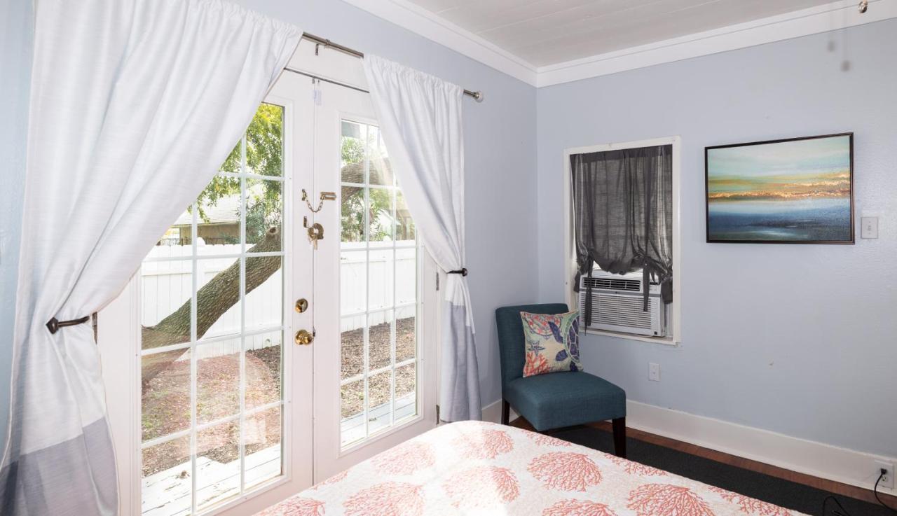 Вілла Beautiful Two-Story In Central Galveston, Short Walk To Beach, Near Downtown! | Seas The Breeze Екстер'єр фото
