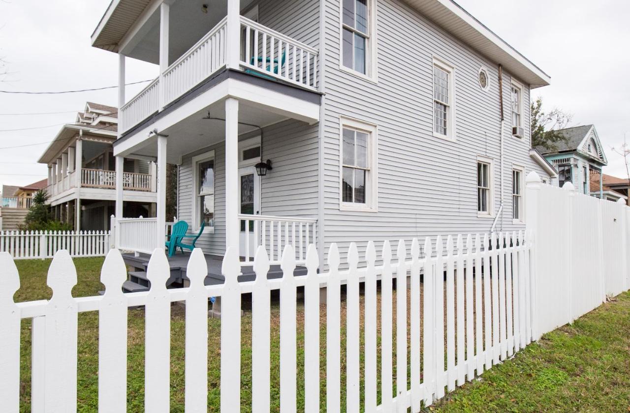 Вілла Beautiful Two-Story In Central Galveston, Short Walk To Beach, Near Downtown! | Seas The Breeze Екстер'єр фото
