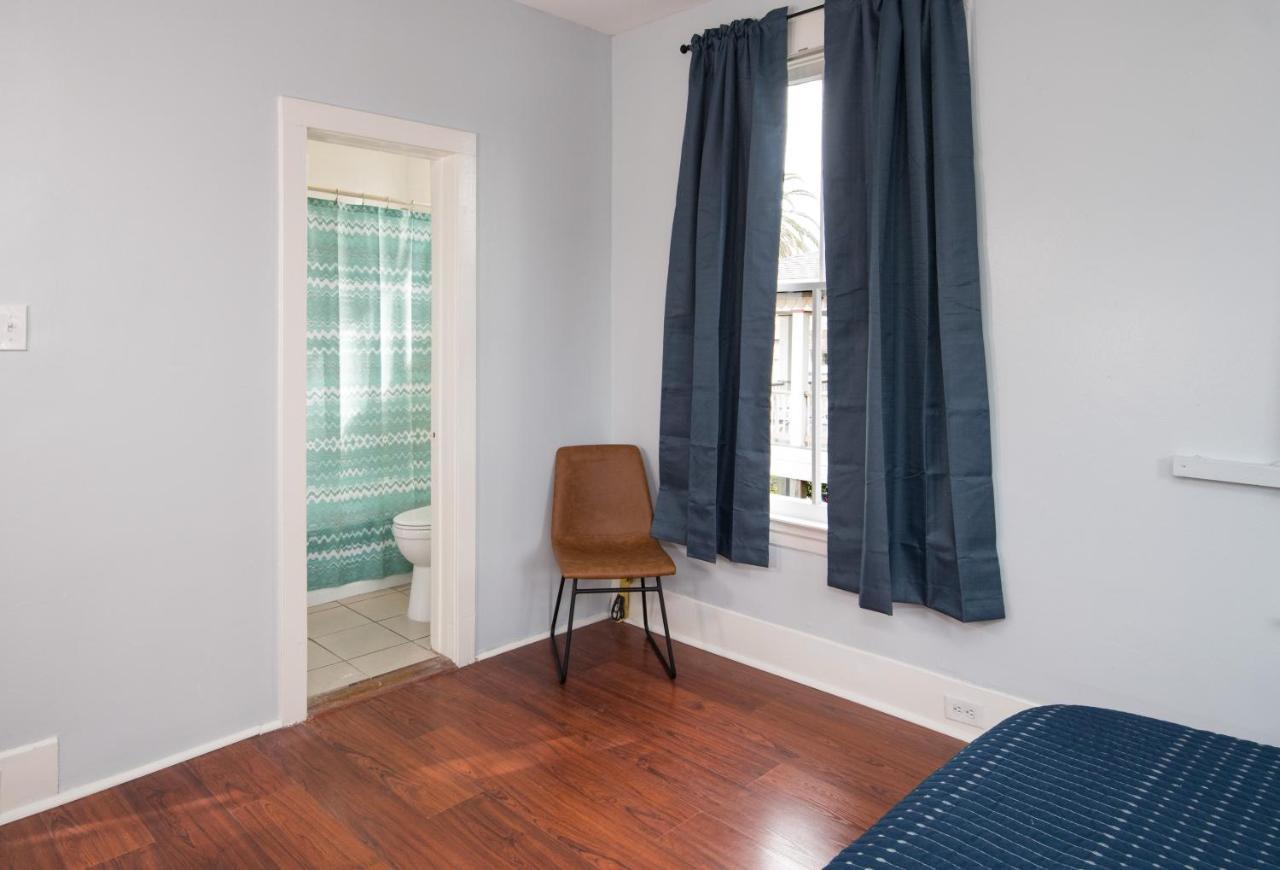 Вілла Beautiful Two-Story In Central Galveston, Short Walk To Beach, Near Downtown! | Seas The Breeze Екстер'єр фото