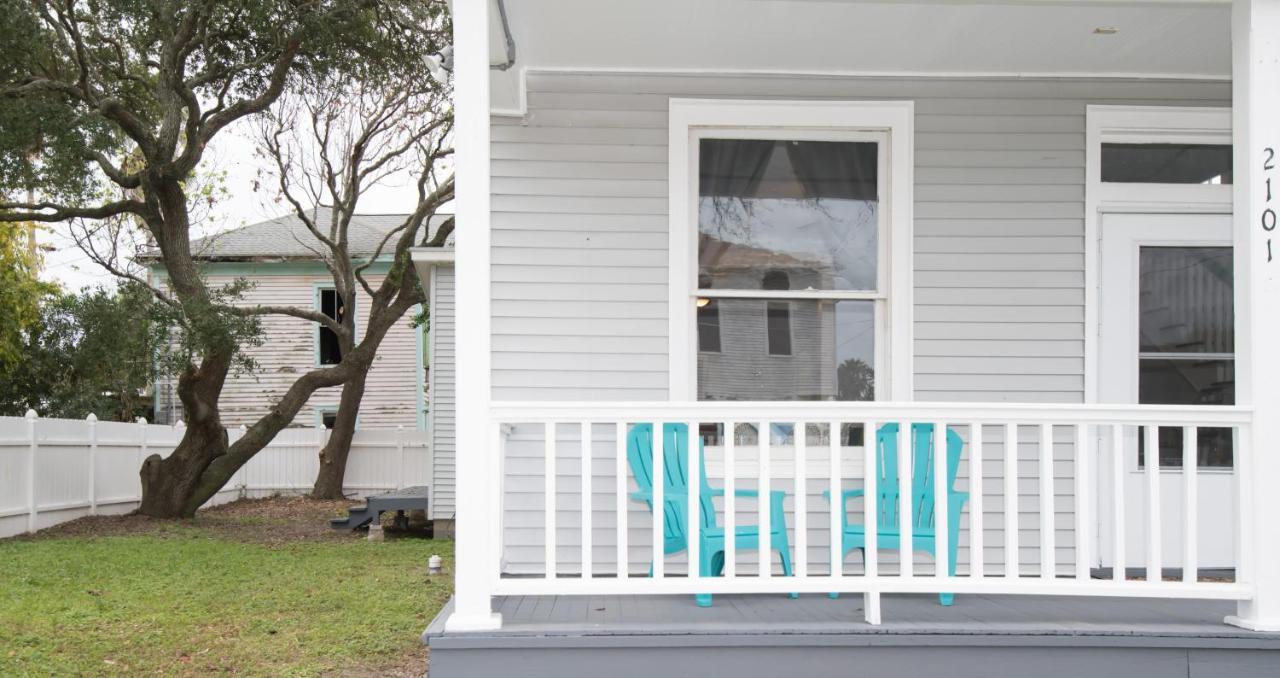 Вілла Beautiful Two-Story In Central Galveston, Short Walk To Beach, Near Downtown! | Seas The Breeze Екстер'єр фото