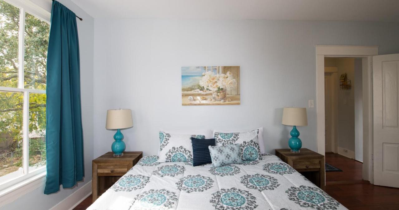 Вілла Beautiful Two-Story In Central Galveston, Short Walk To Beach, Near Downtown! | Seas The Breeze Екстер'єр фото