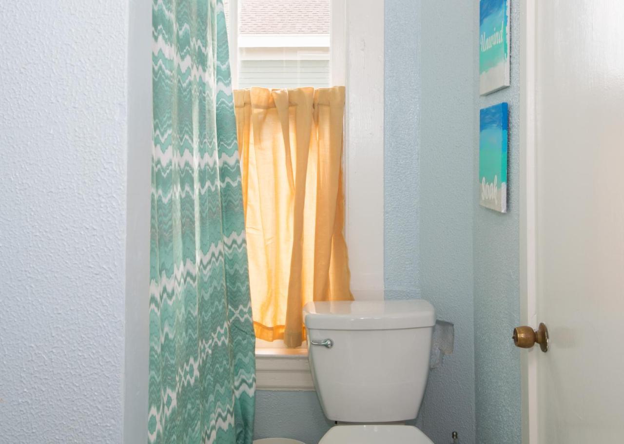 Вілла Beautiful Two-Story In Central Galveston, Short Walk To Beach, Near Downtown! | Seas The Breeze Екстер'єр фото