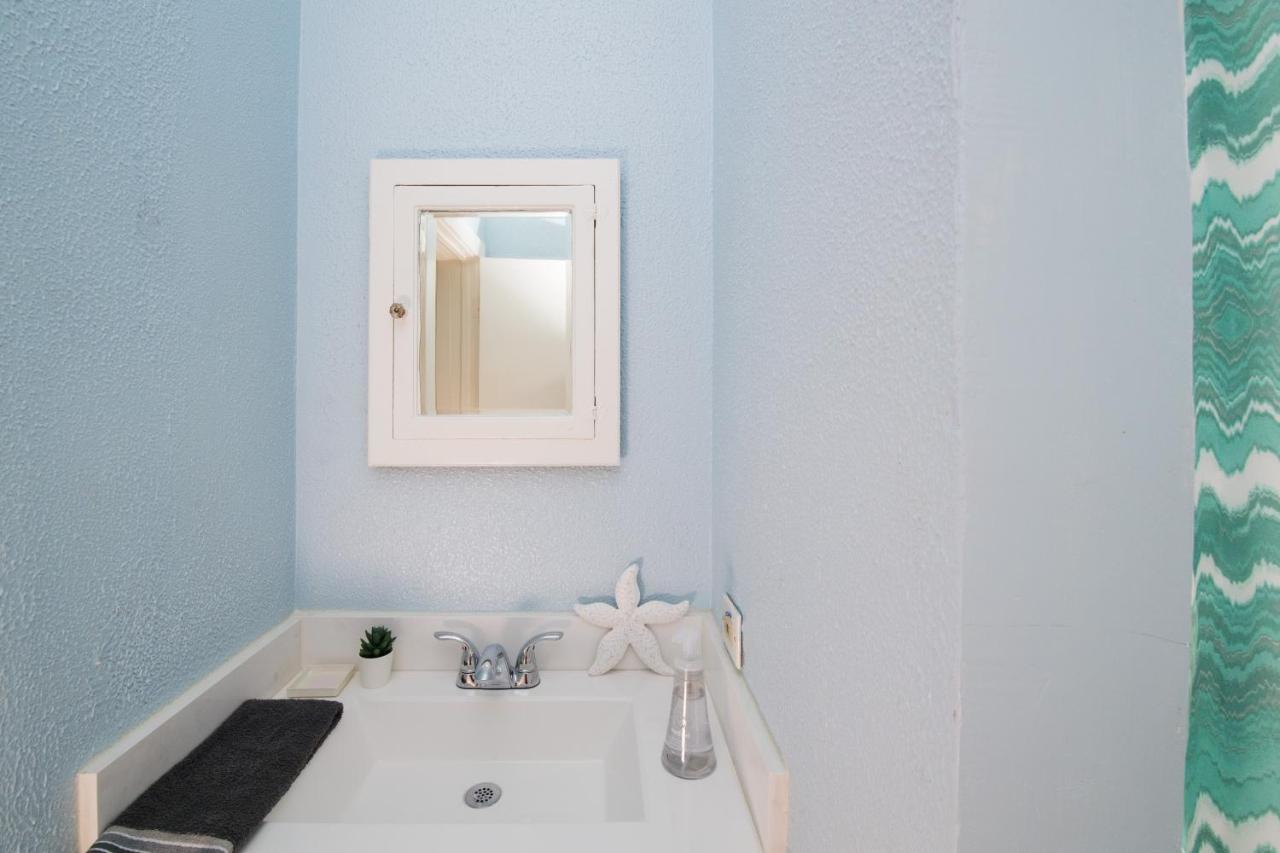 Вілла Beautiful Two-Story In Central Galveston, Short Walk To Beach, Near Downtown! | Seas The Breeze Екстер'єр фото