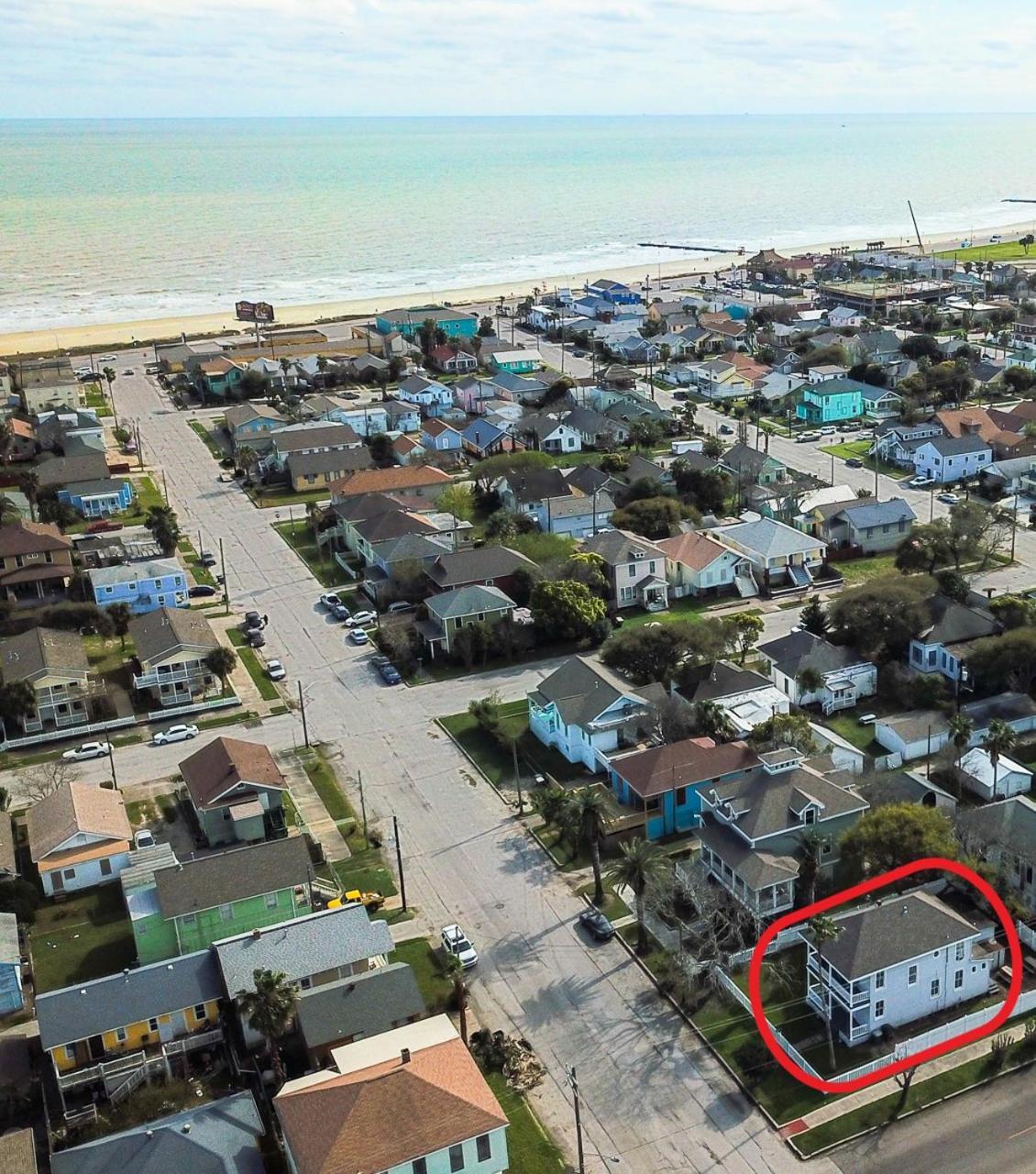 Вілла Beautiful Two-Story In Central Galveston, Short Walk To Beach, Near Downtown! | Seas The Breeze Екстер'єр фото